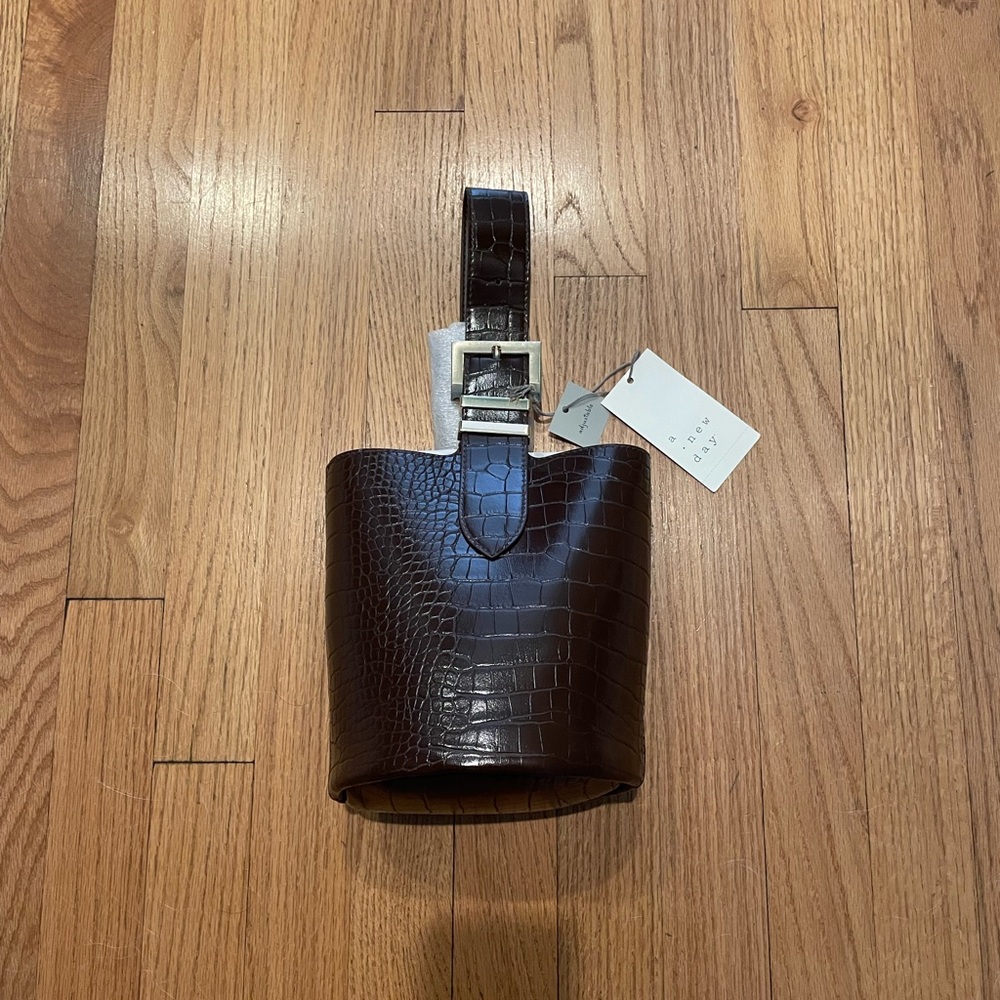 Brown Faux Crocodile-Embossed wristlet purse